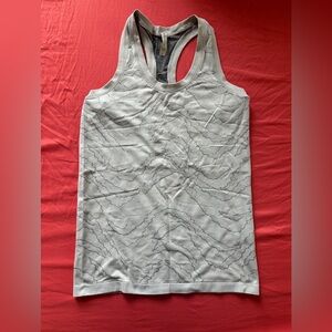 Athleta Light Gray Patterned Tank Top